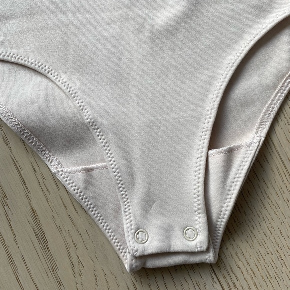 ARITZIA Wilfred Free Bodysuit With Button Closure - Light Pink - XS (NWOT) - Picture 2 of 4